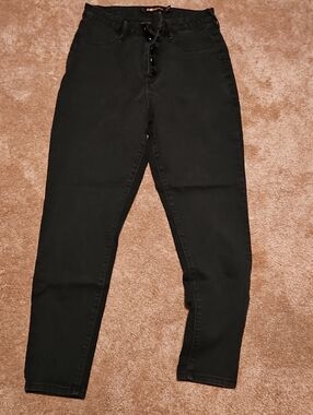 Dollhouse High-Rise Black Button-Fly Jeans